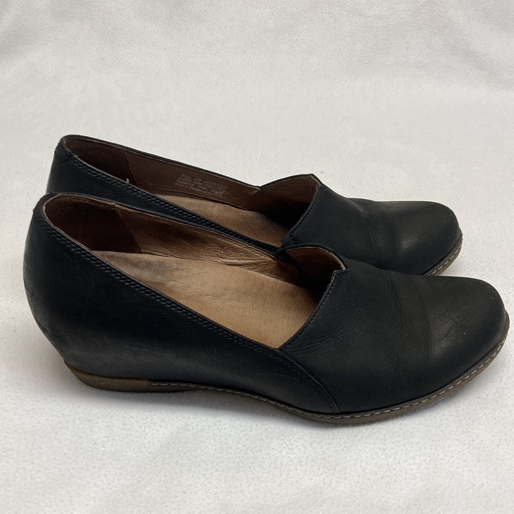 Dansko Liliana black wedges
